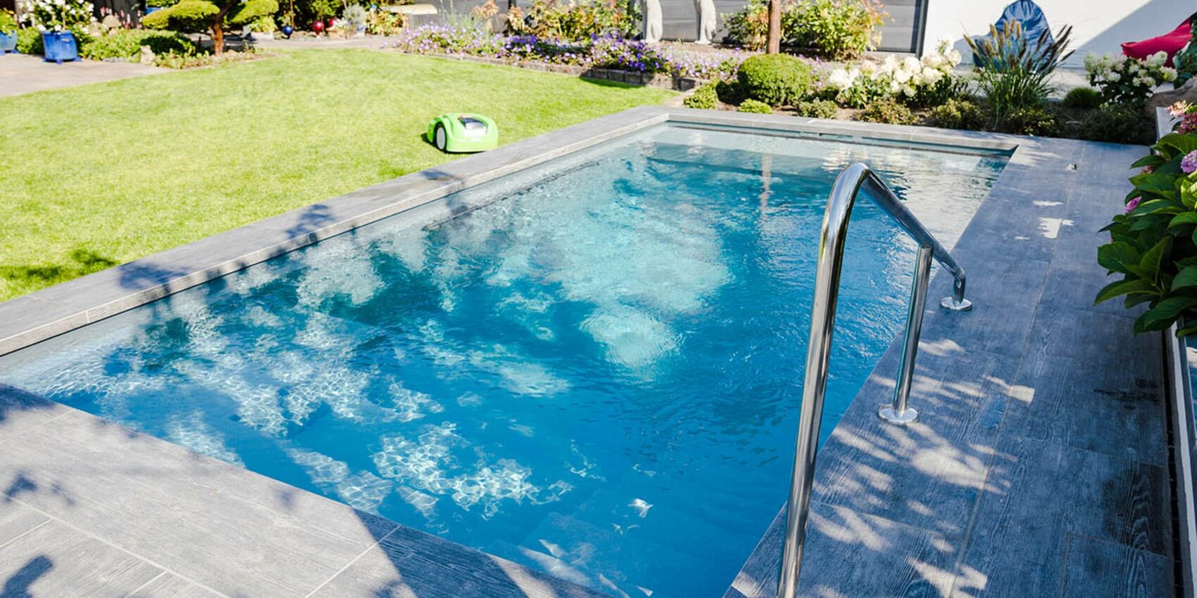 Pool im Garten